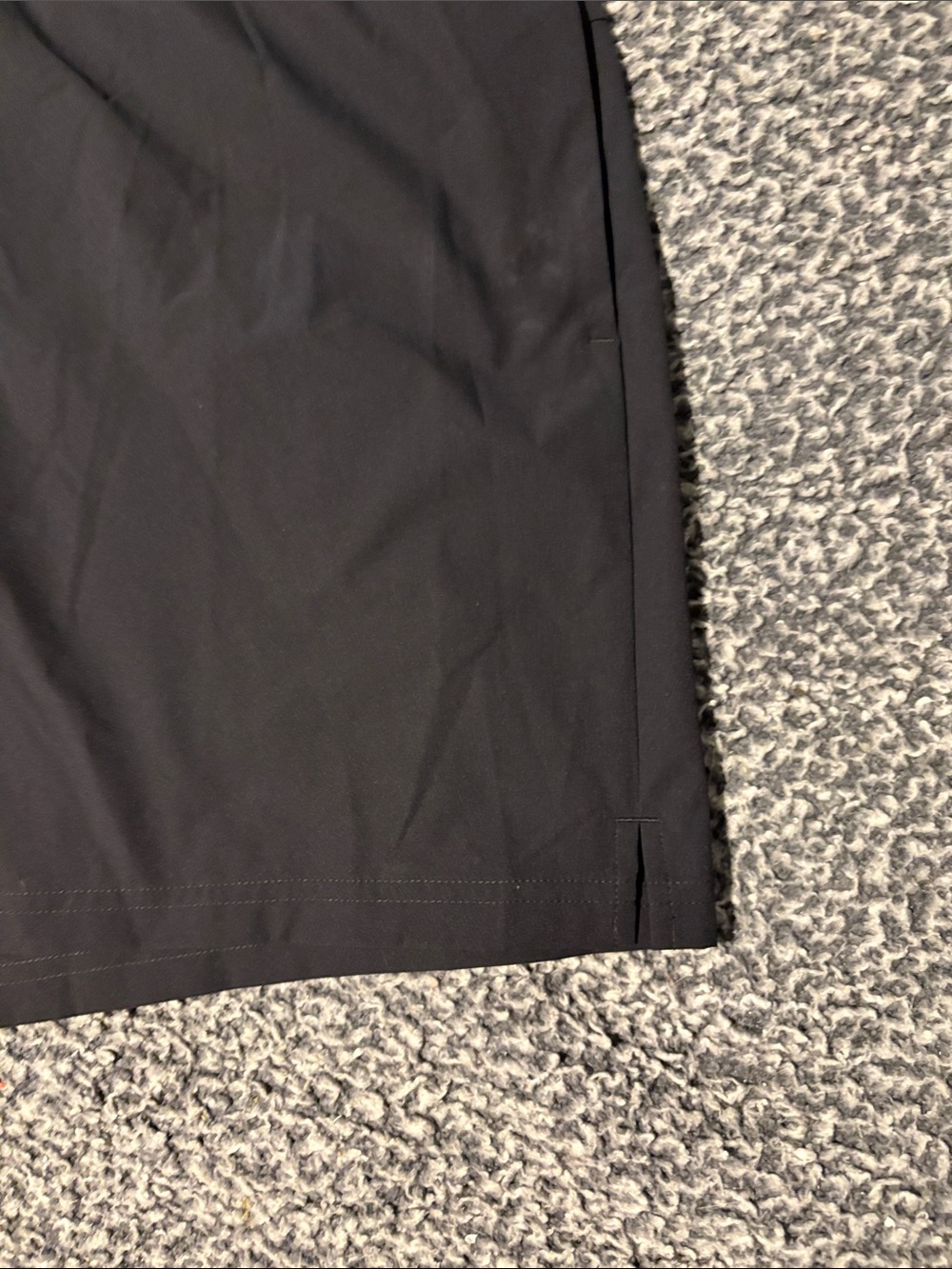 On Running Men’s Size L 5” Core Shorts in Black NWT! - Picture 5 of 10